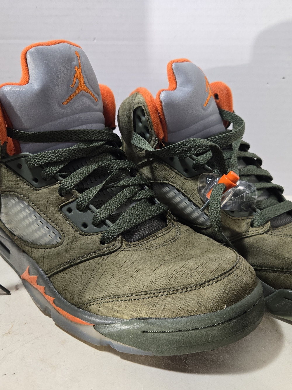 Jordan Mens Size 8 Olive Green & Orange Basketball Sneakers DD0587-308